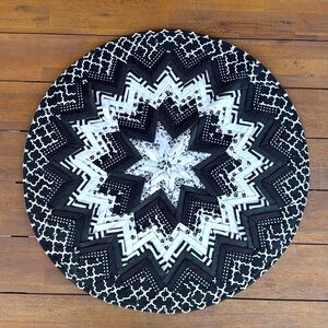 NEW Stunning hand made Amish Black and White Table Top Quilt